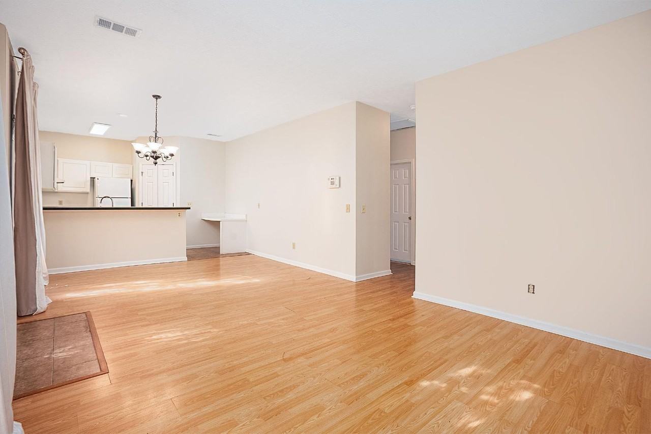 918 Harvard Pl - Photo 6 of 18