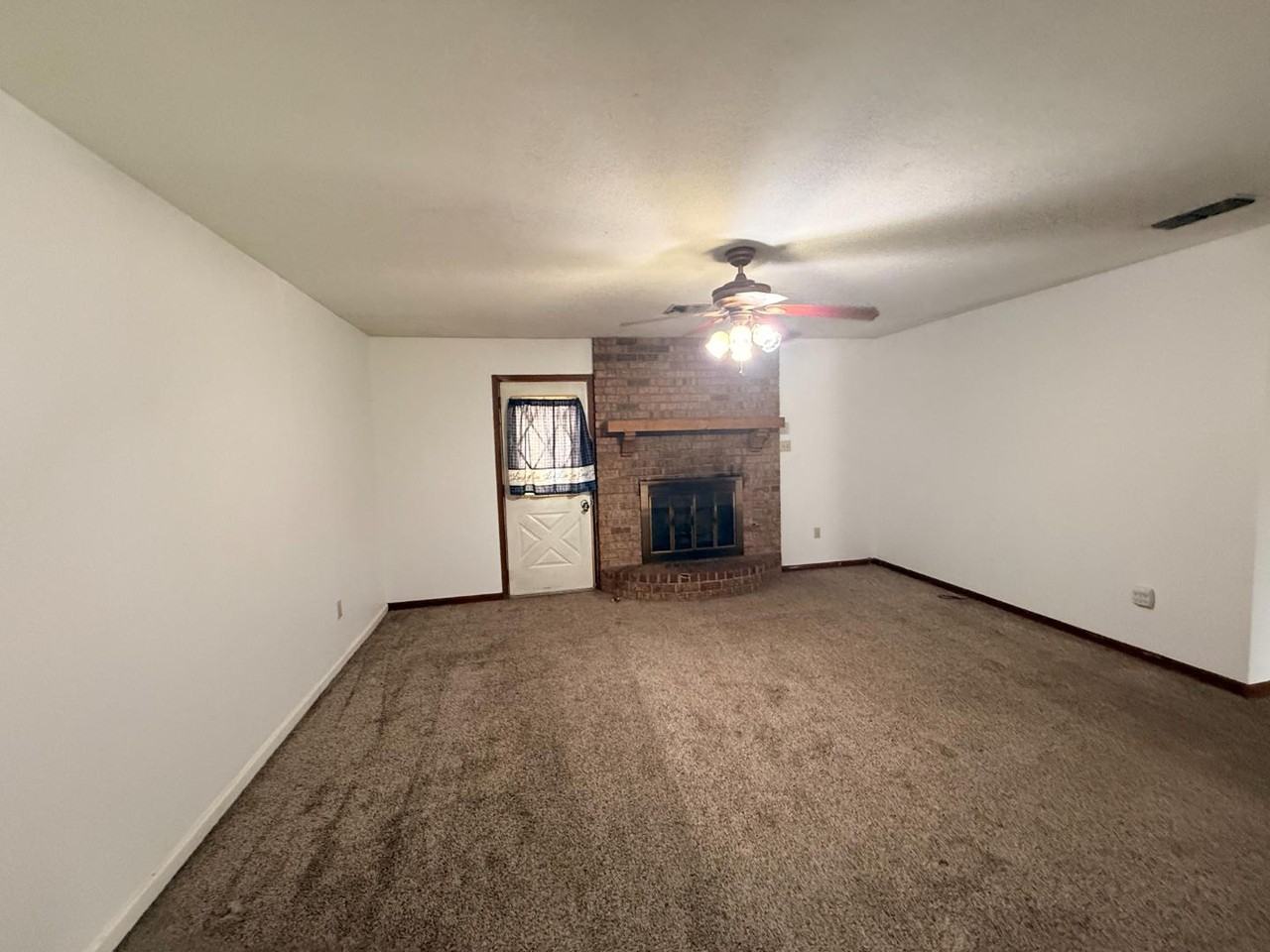 4501 Donnie Ave - Photo 2 of 20
