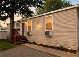 featured image of 333 College Ave #17