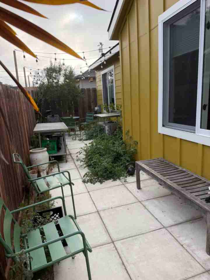 1223 4th St - Photo 3 of 11