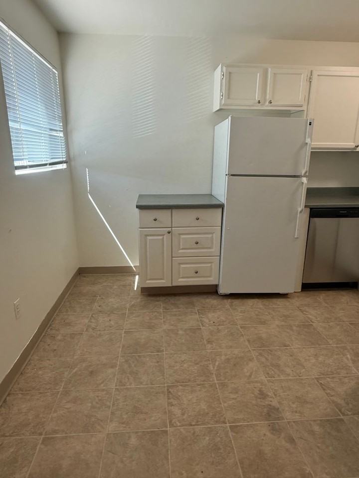 405 E Simpson St #1G - Photo 3 of 9