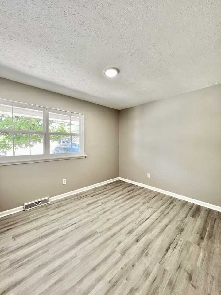 1362 Dix Dr #A - Photo 3 of 13