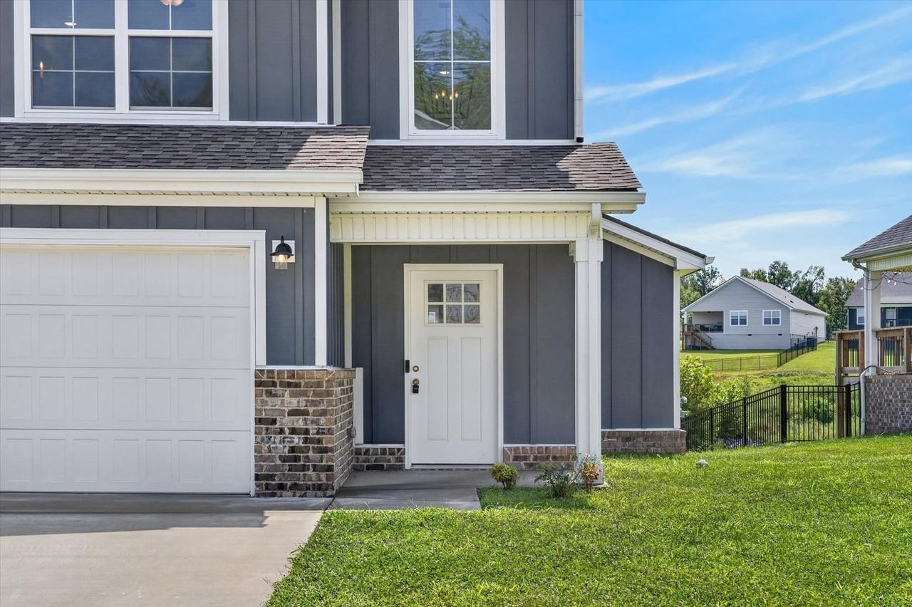 342 Frontier Dr - Photo 4 of 41