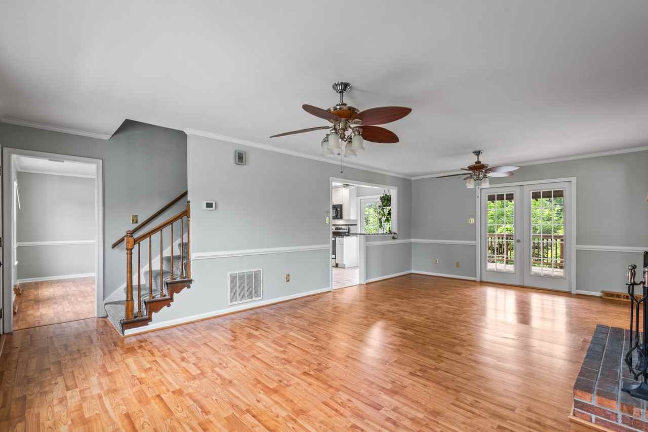 1114 Collingwood Dr #1 - Photo 5 of 43