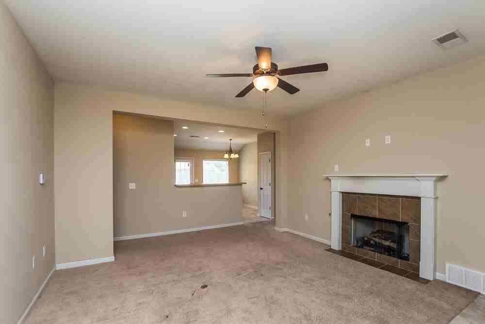 2733 Sapper Ln - Photo 2 of 15