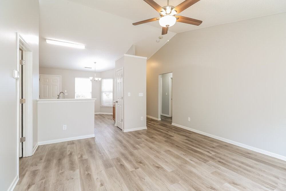 1641 Galesburg St - Photo 4 of 22