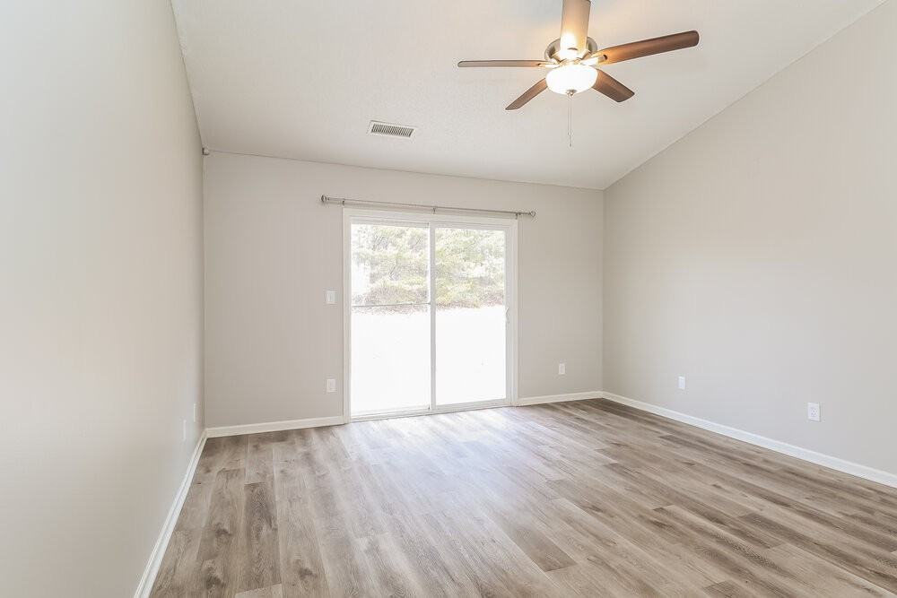 1641 Galesburg St - Photo 6 of 22