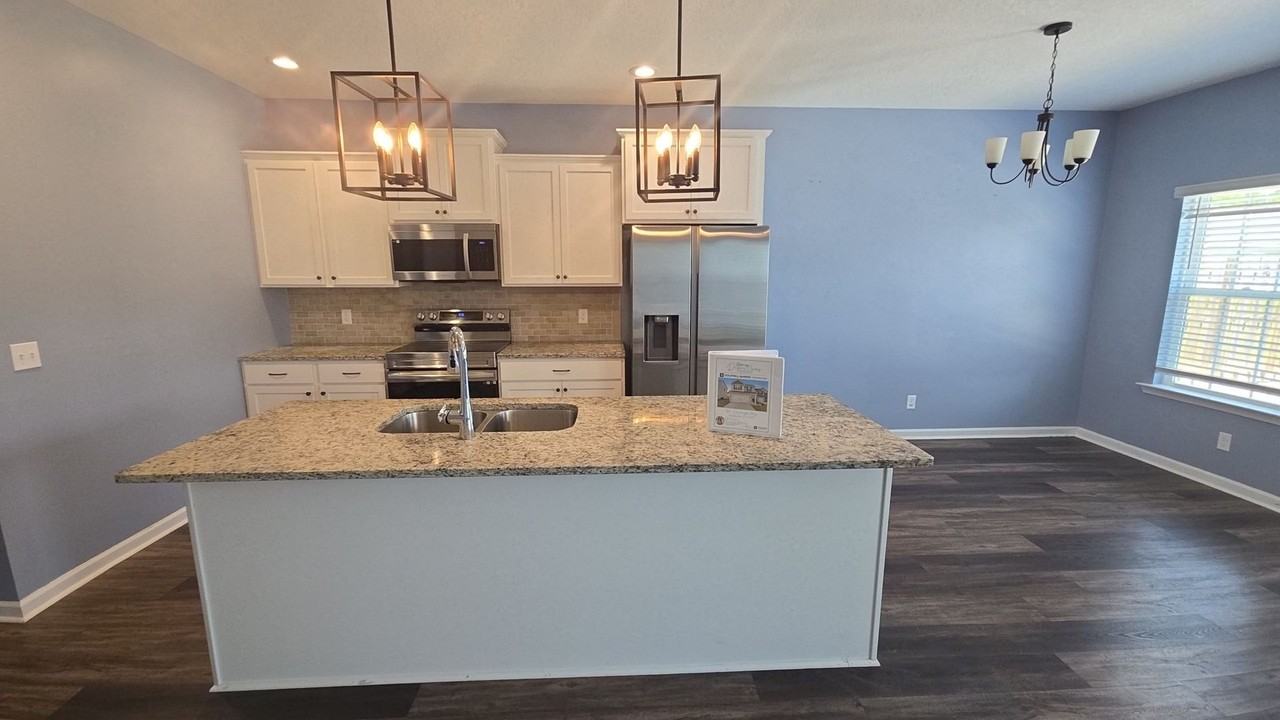 167 Courage Way - Photo 2 of 19