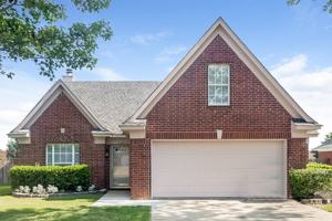 featured image of 1640 Saddle Ln