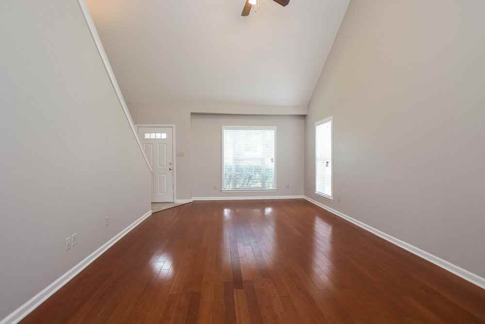 1640 Saddle Ln - Photo 2 of 15