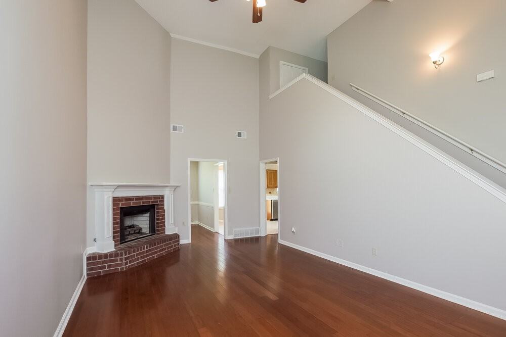 1640 Saddle Ln - Photo 4 of 15