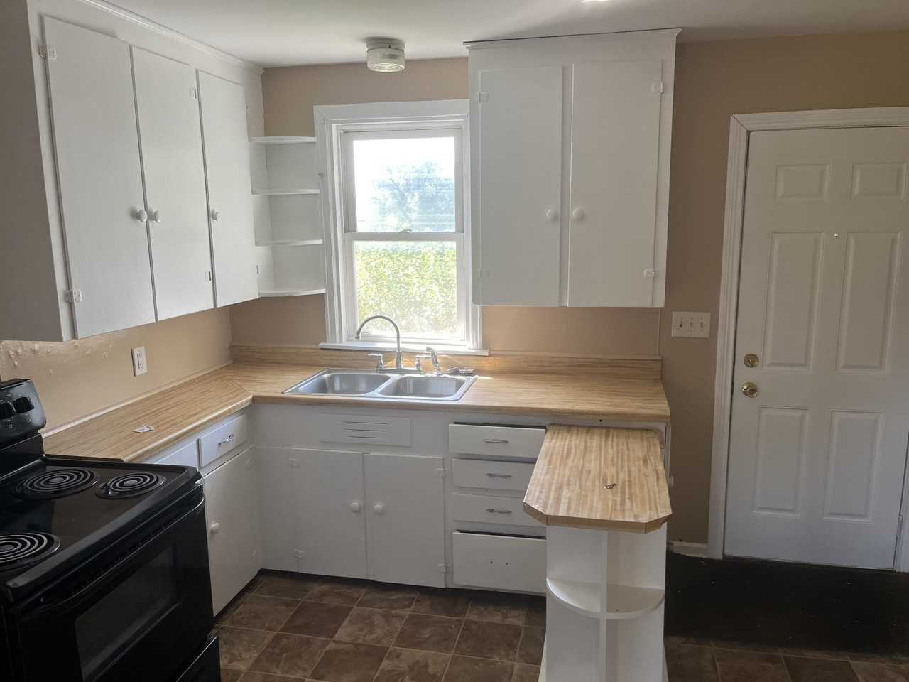 1801 E High St #D - Photo 7 of 8