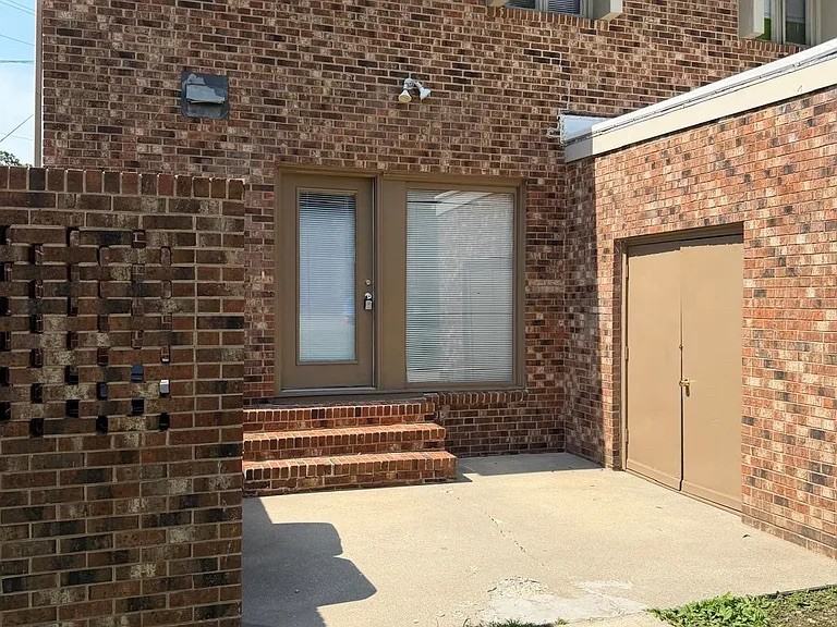 1421 W Front St - Photo 2 of 18