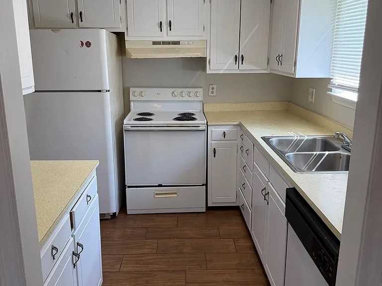 1421 W Front St - Photo 3 of 18