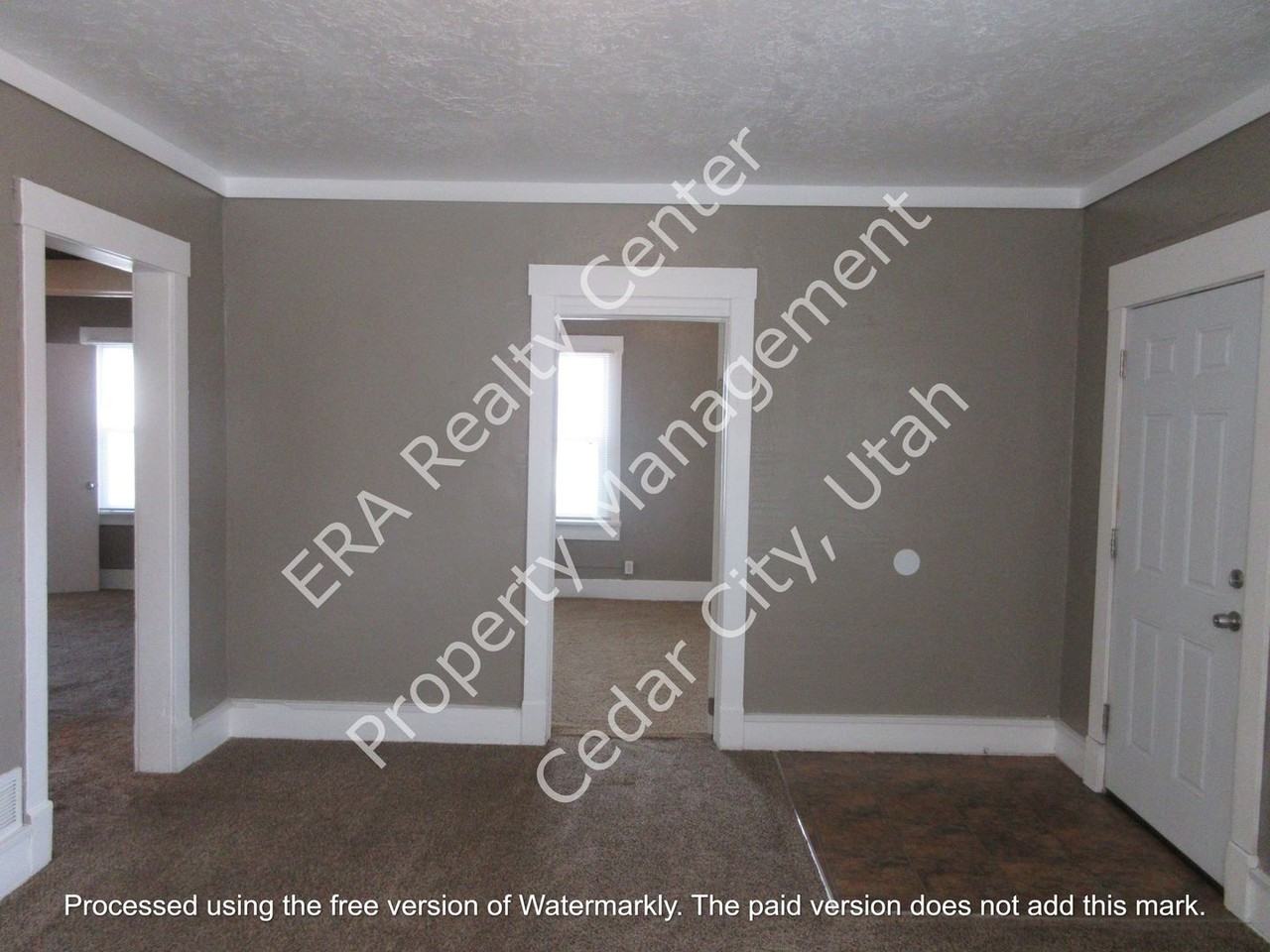 431 N 300 W - Photo 4 of 16
