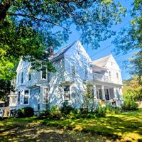 featured image of 613 Grove St #1