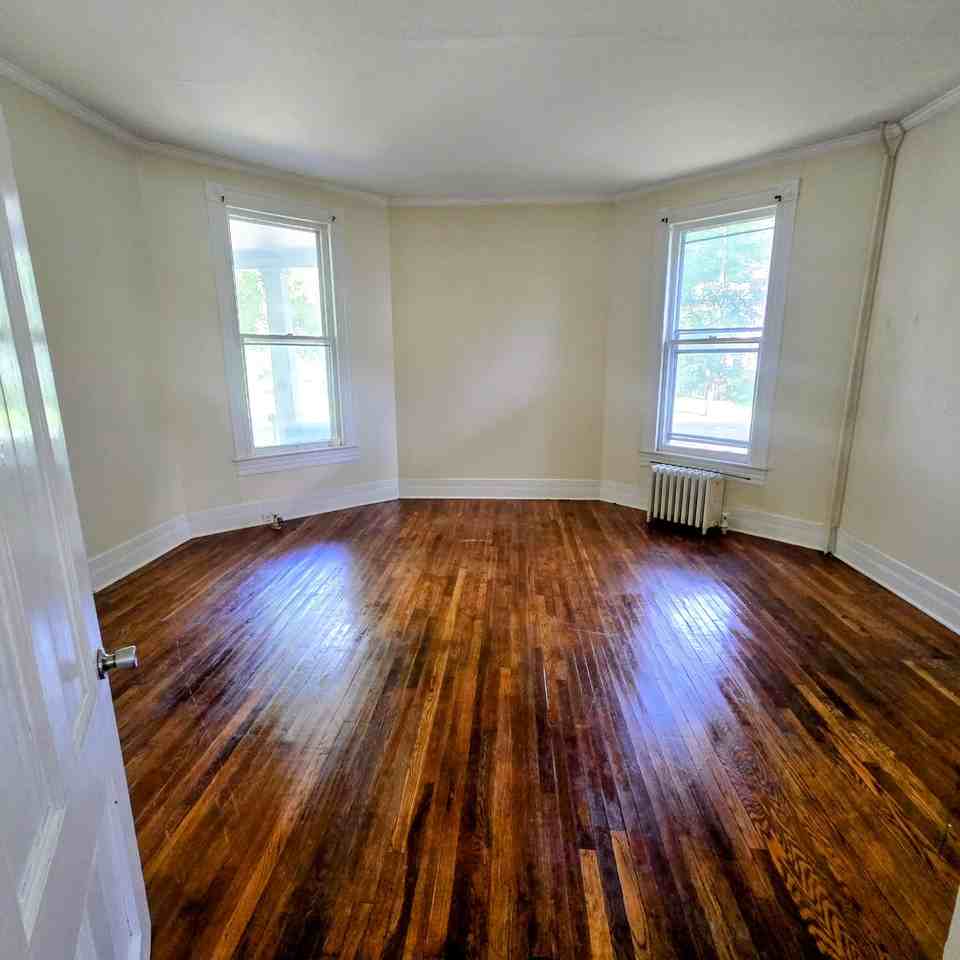 613 Grove St #1 - Photo 5 of 10