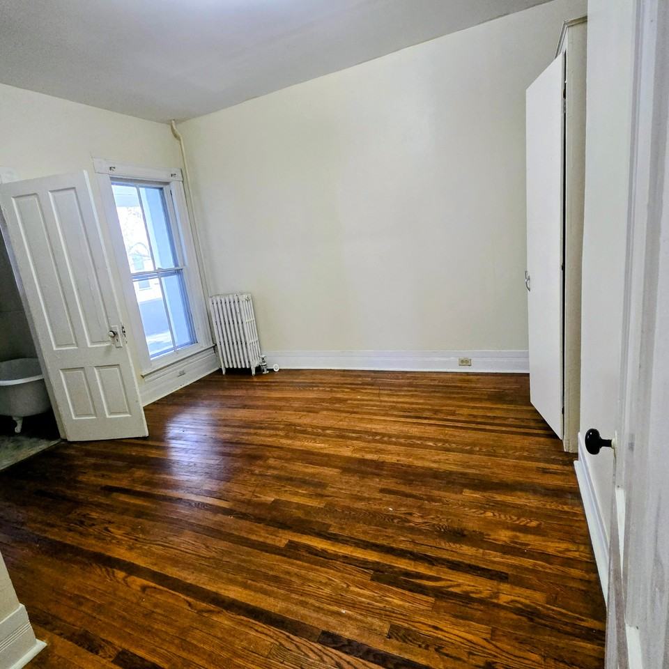 613 Grove St #1 - Photo 6 of 10