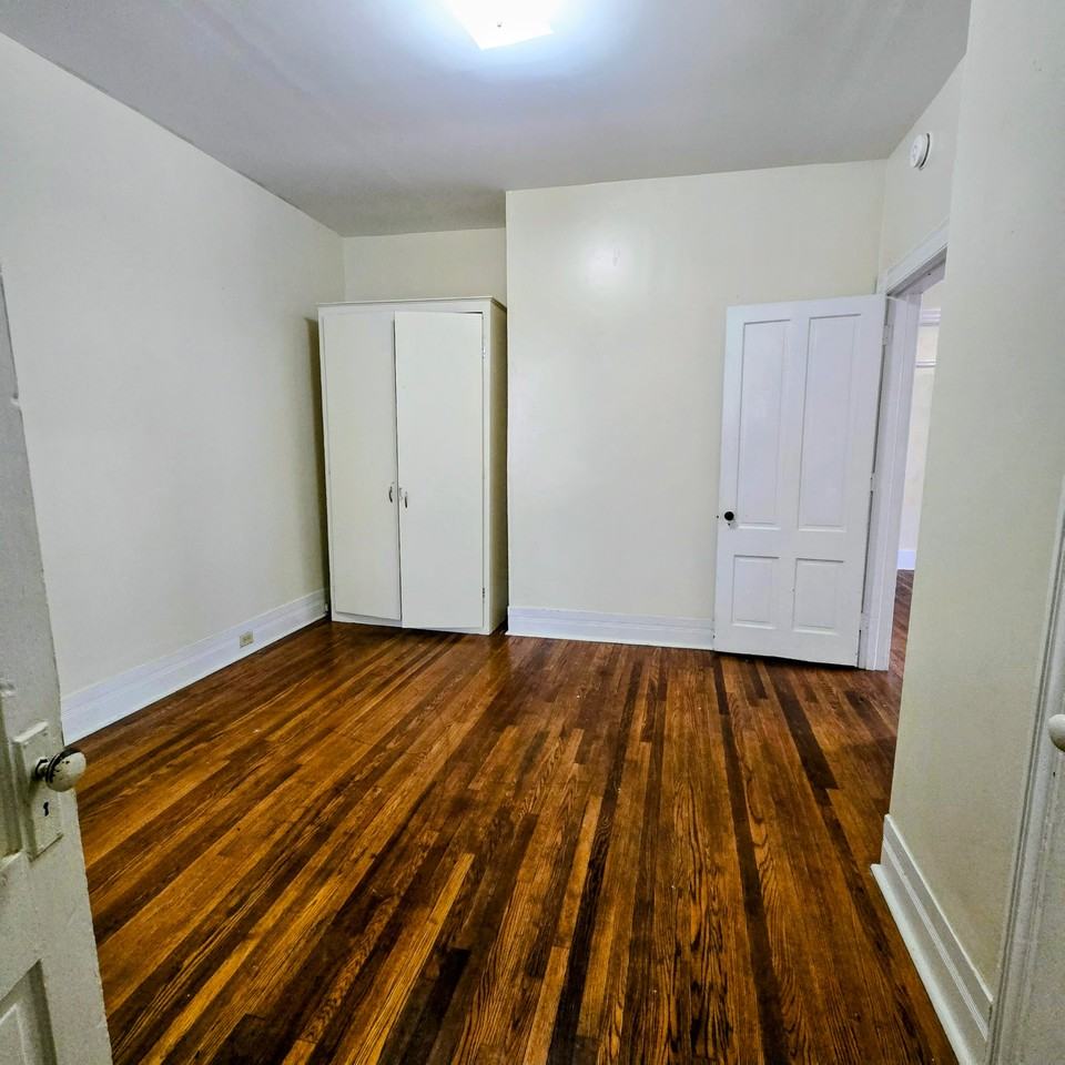 613 Grove St #1 - Photo 7 of 10