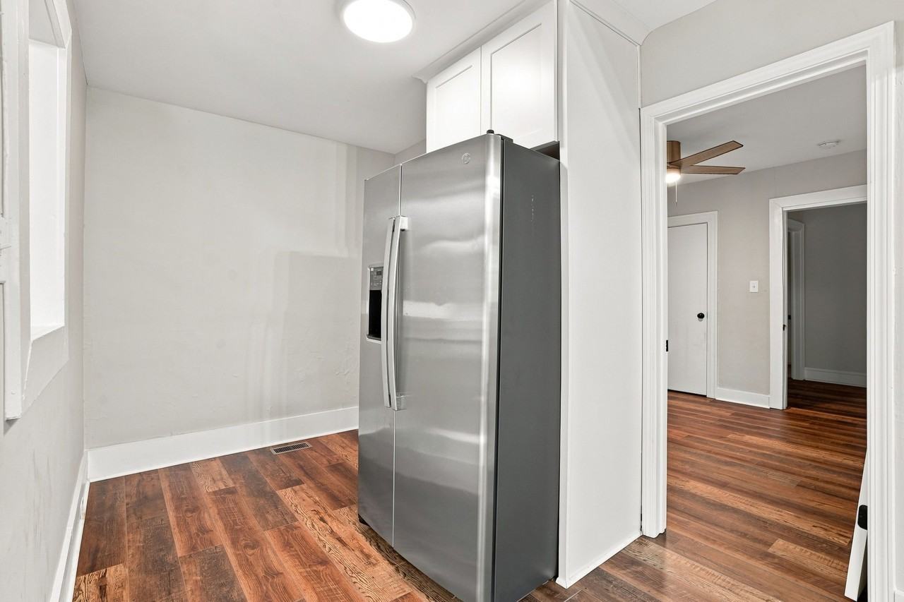 1124 Clark St #1 - Photo 7 of 29