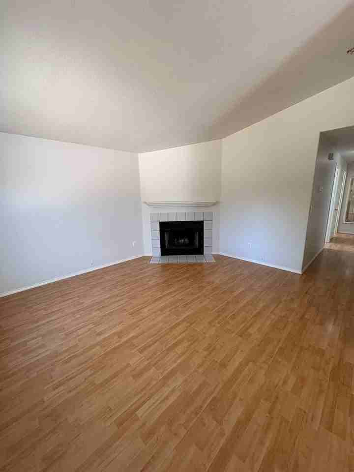 3737 Se 68th Ave - Photo 2 of 30