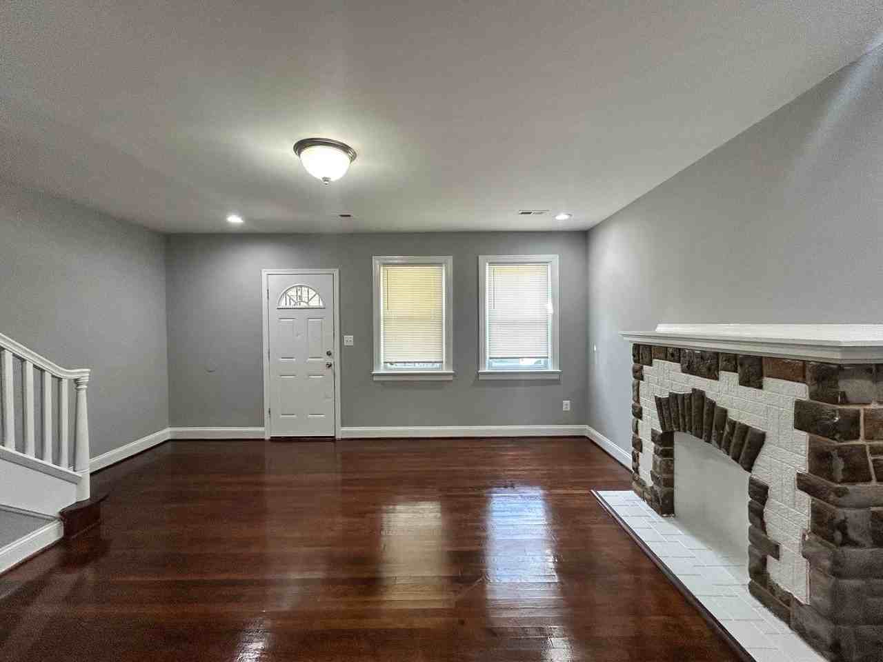 3813 Brooklyn Ave - Photo 4 of 14