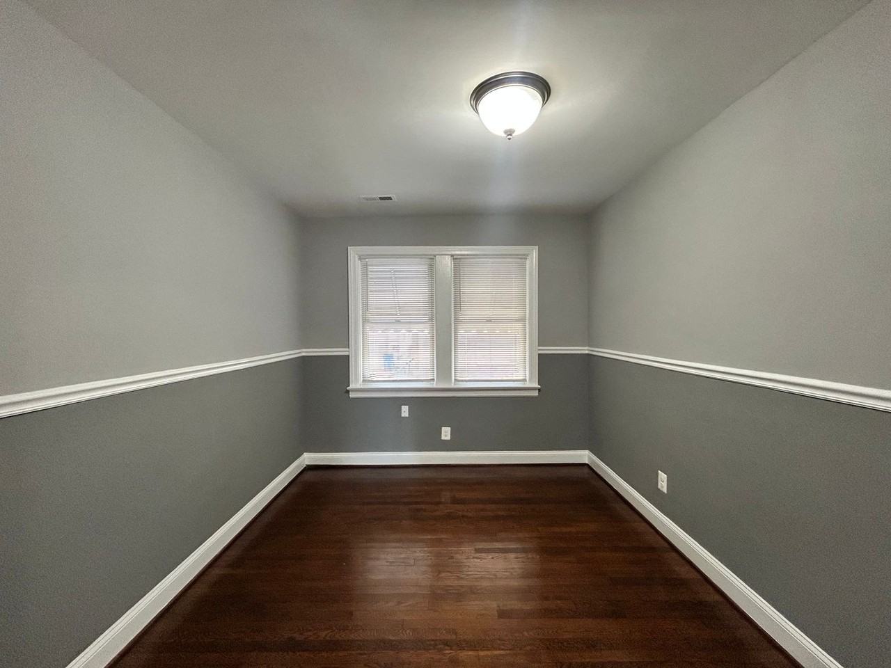 3813 Brooklyn Ave - Photo 5 of 14