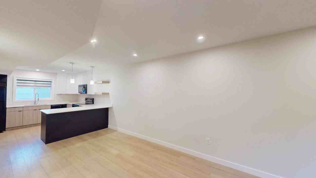 15814 Main-15814 100a Ave Nw - Photo 3 of 11