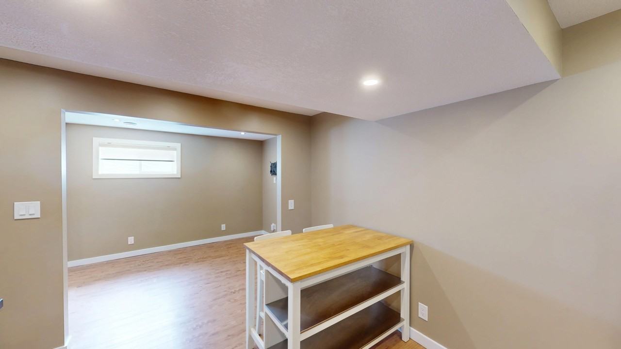 41B Huntford Rd Ne - Photo 3 of 14
