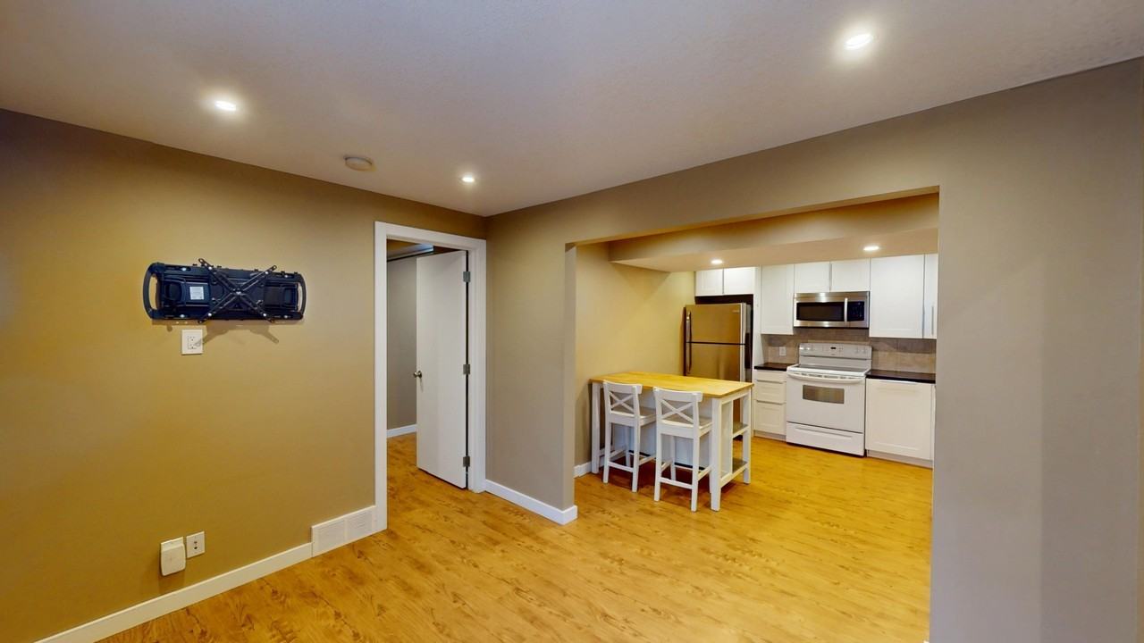 41B Huntford Rd Ne - Photo 4 of 14