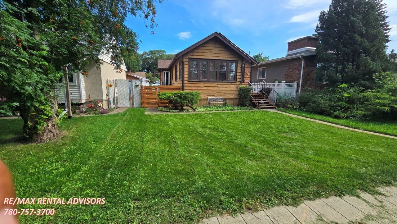 11825 62 St Nw - Photo 2 of 20