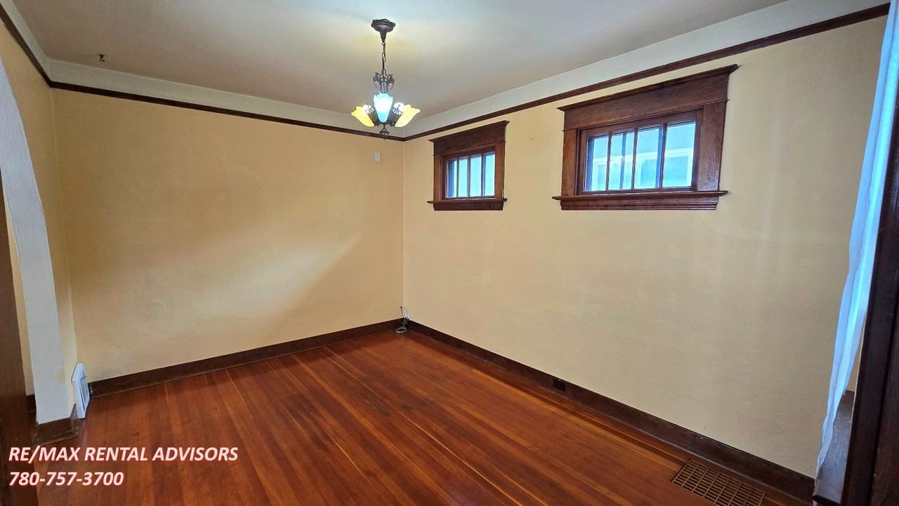 11825 62 St Nw - Photo 7 of 20