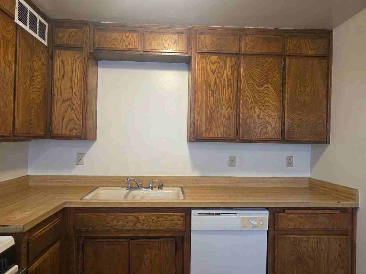 516 Lincoln Ave - Photo 4 of 10