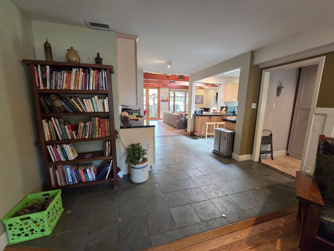 2401 Coleman Way - Photo 3 of 18