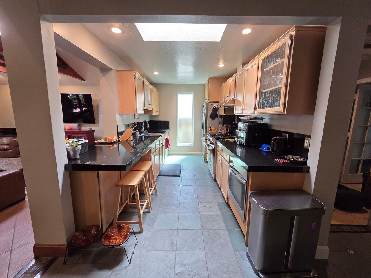 2401 Coleman Way - Photo 4 of 18