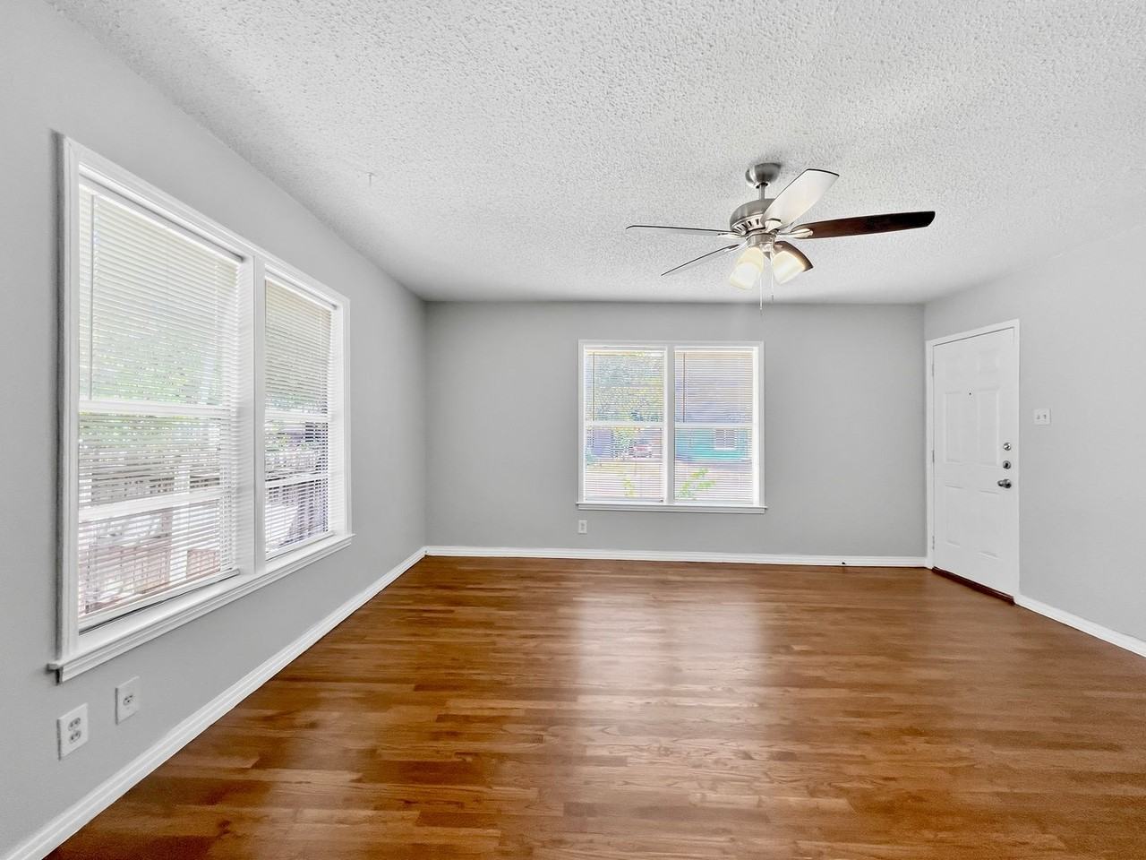 5400 Harmon Ave - Photo 3 of 24