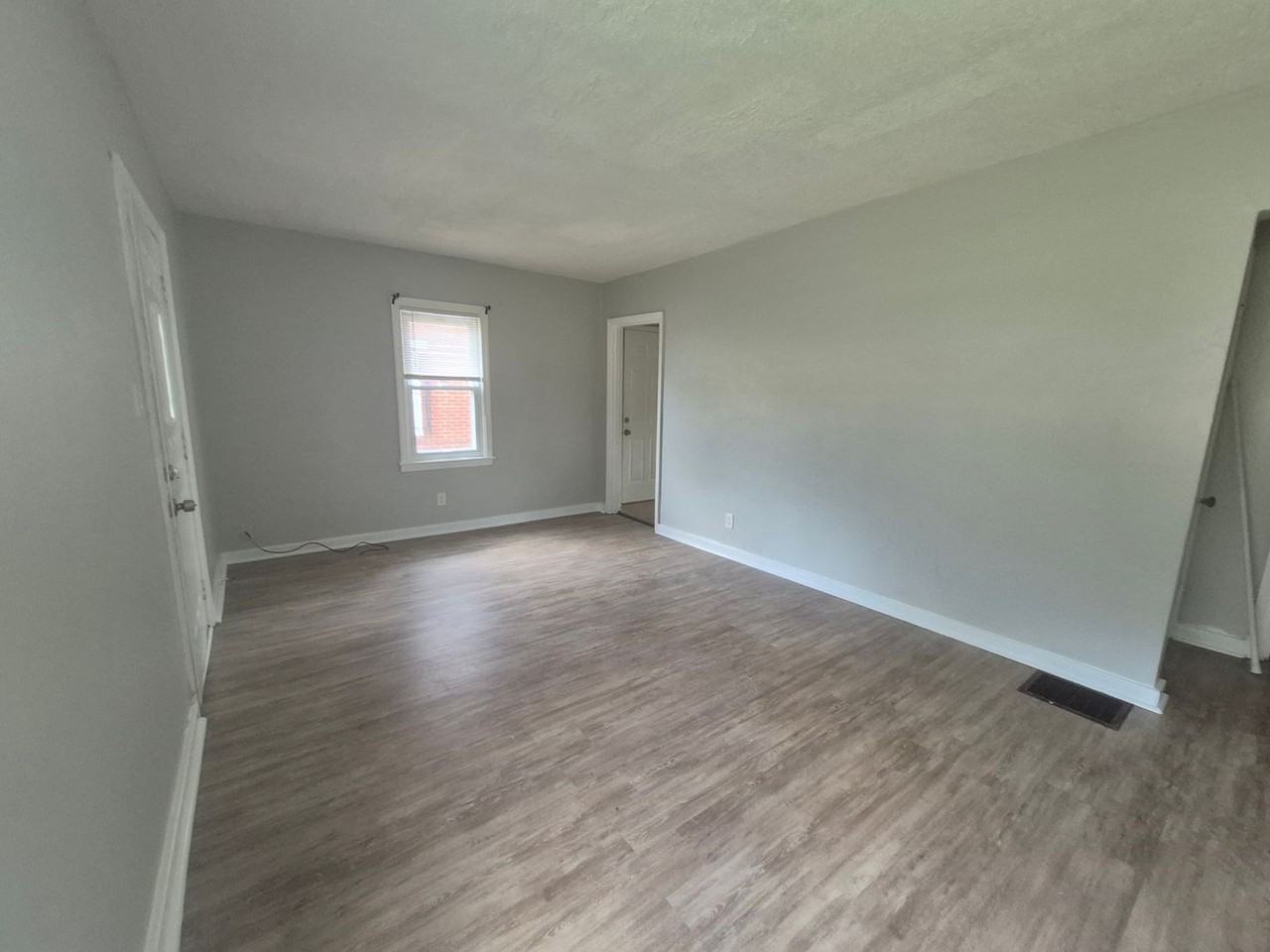 622 Crestmore Ave - Photo 2 of 13