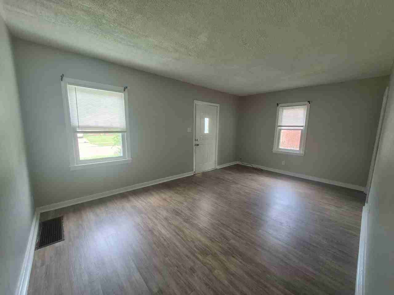 622 Crestmore Ave - Photo 3 of 13
