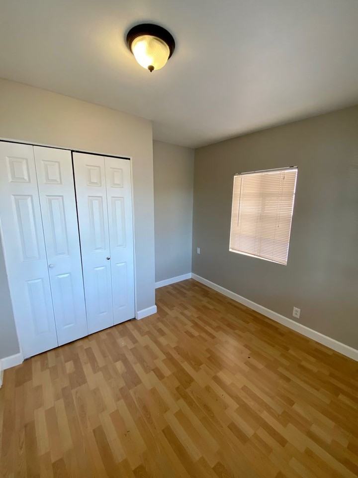4086 Thorn St - Photo 3 of 9