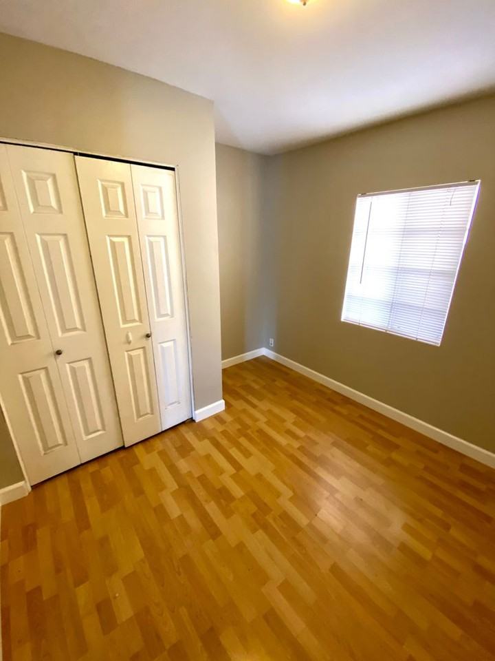 4086 Thorn St - Photo 5 of 9