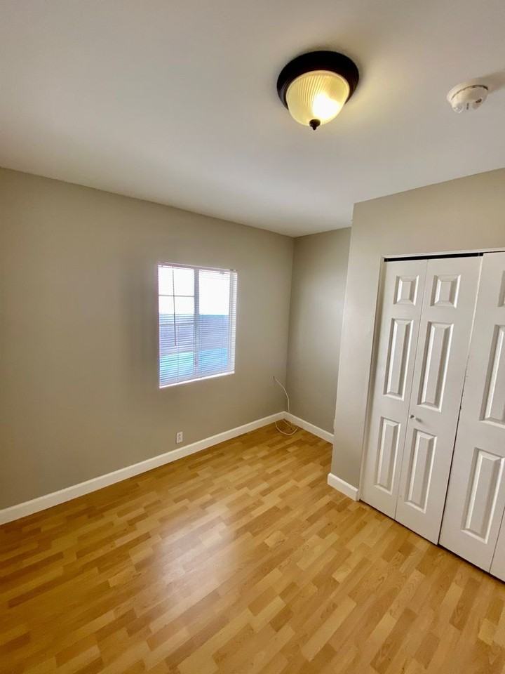 4086 Thorn St - Photo 6 of 9