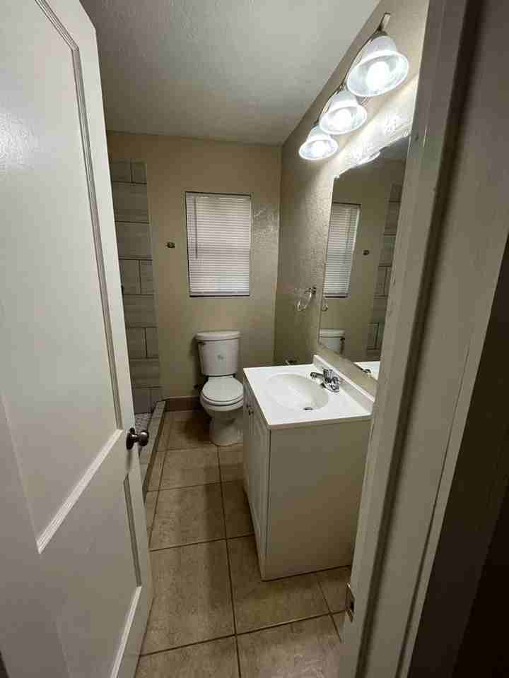 4340 Pine St - Photo 4 of 8