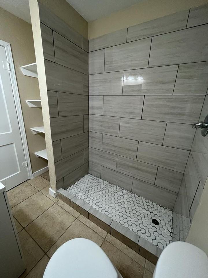 4340 Pine St - Photo 5 of 8