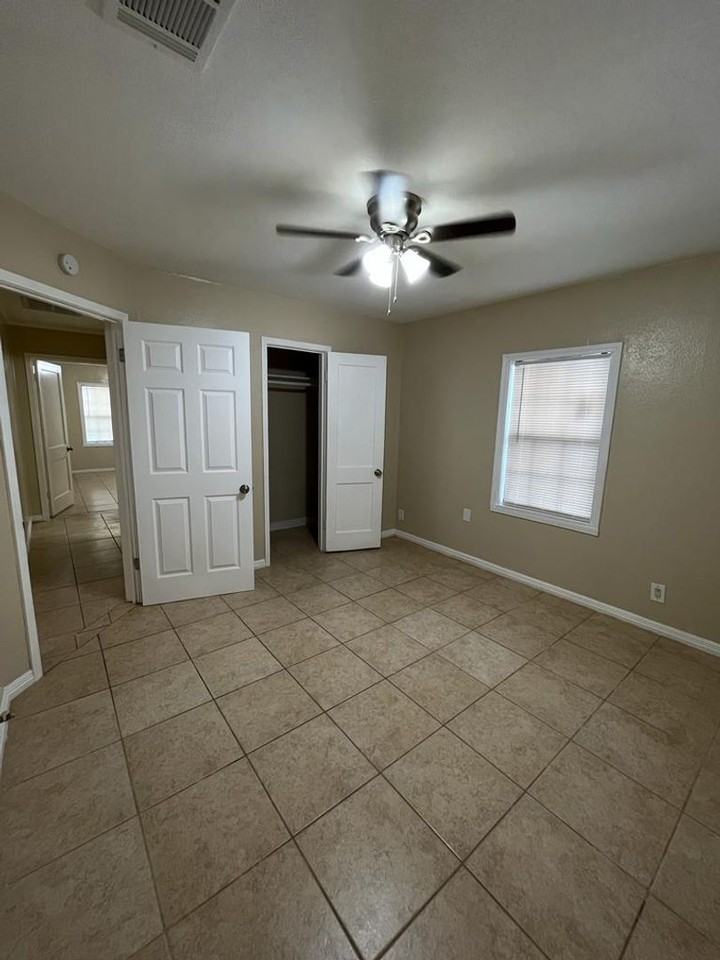 4340 Pine St - Photo 7 of 8