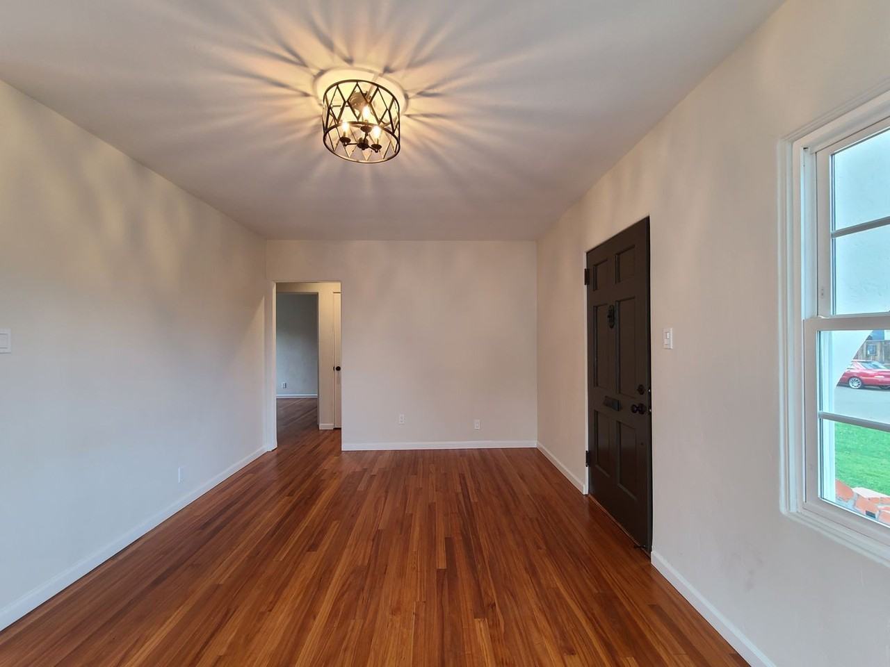 4033 Violet St - Photo 2 of 10