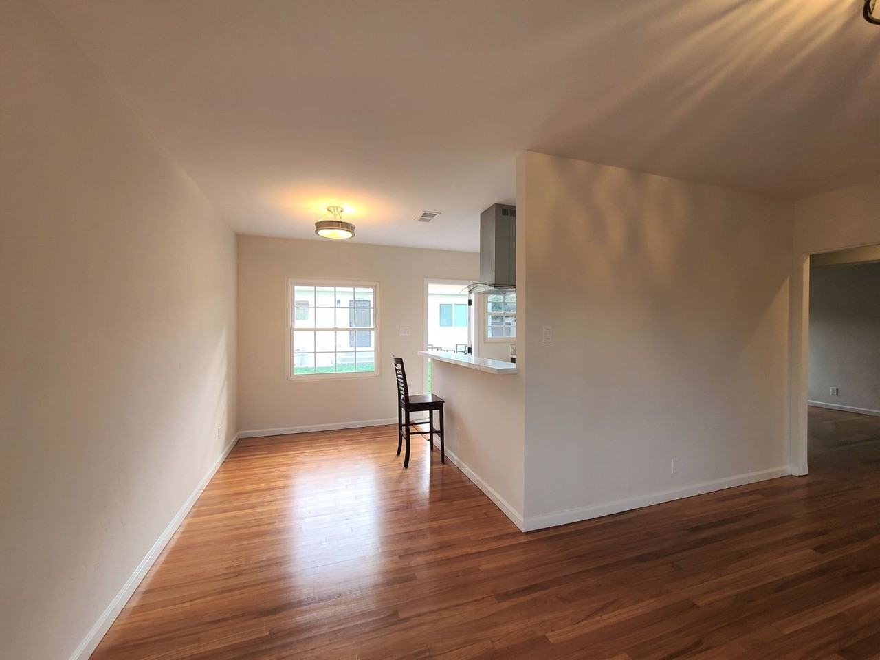 4033 Violet St - Photo 3 of 10