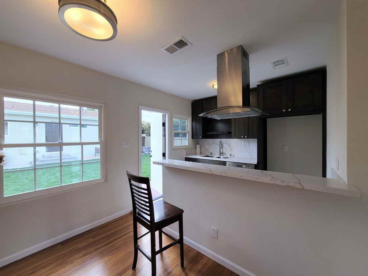 4033 Violet St - Photo 5 of 10