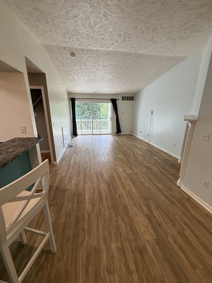 914 Carom Cir #914 - Photo 2 of 20
