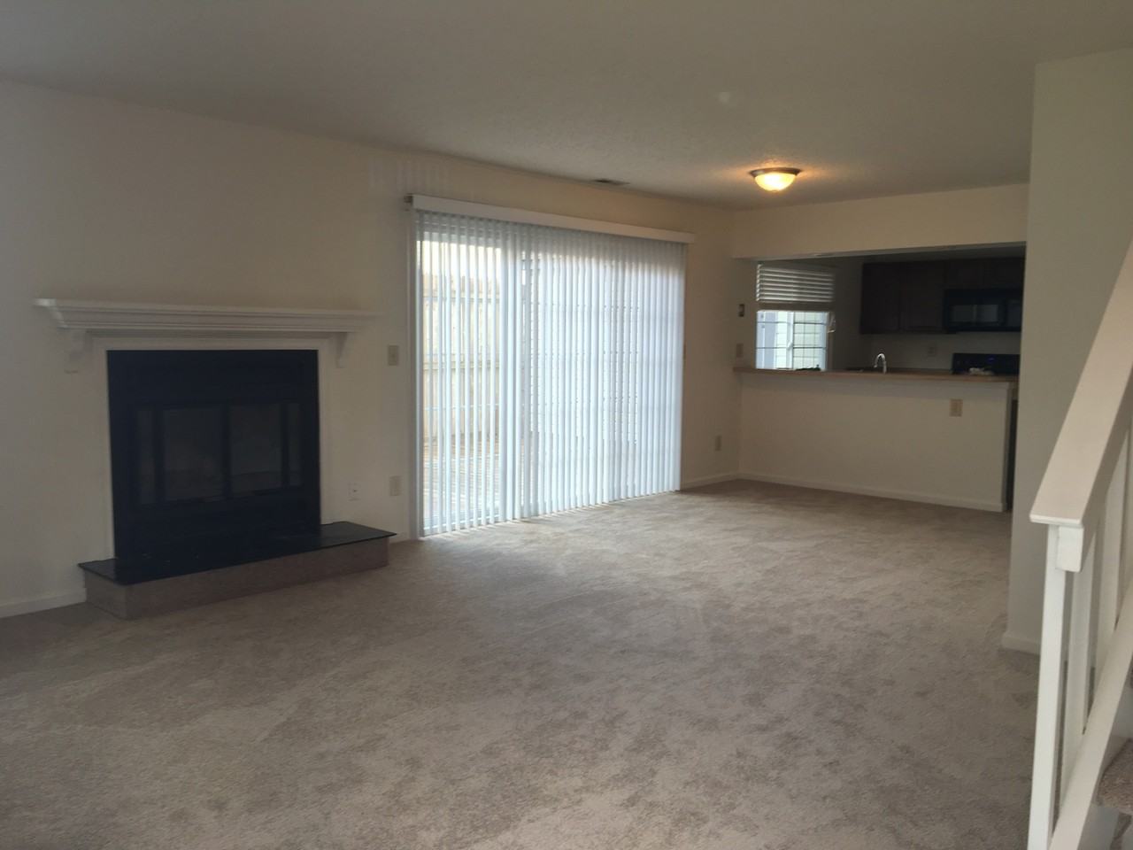 656 Oleander Cir - Photo 3 of 32