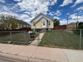 featured image of 2110 E 13th St